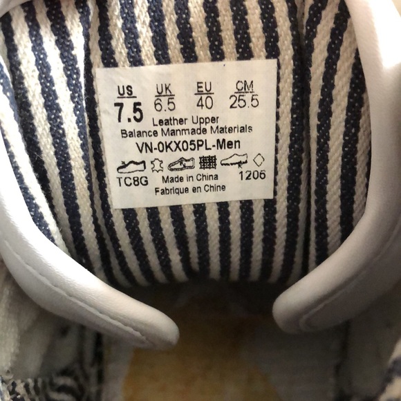 Vans - Picture 3 of 3